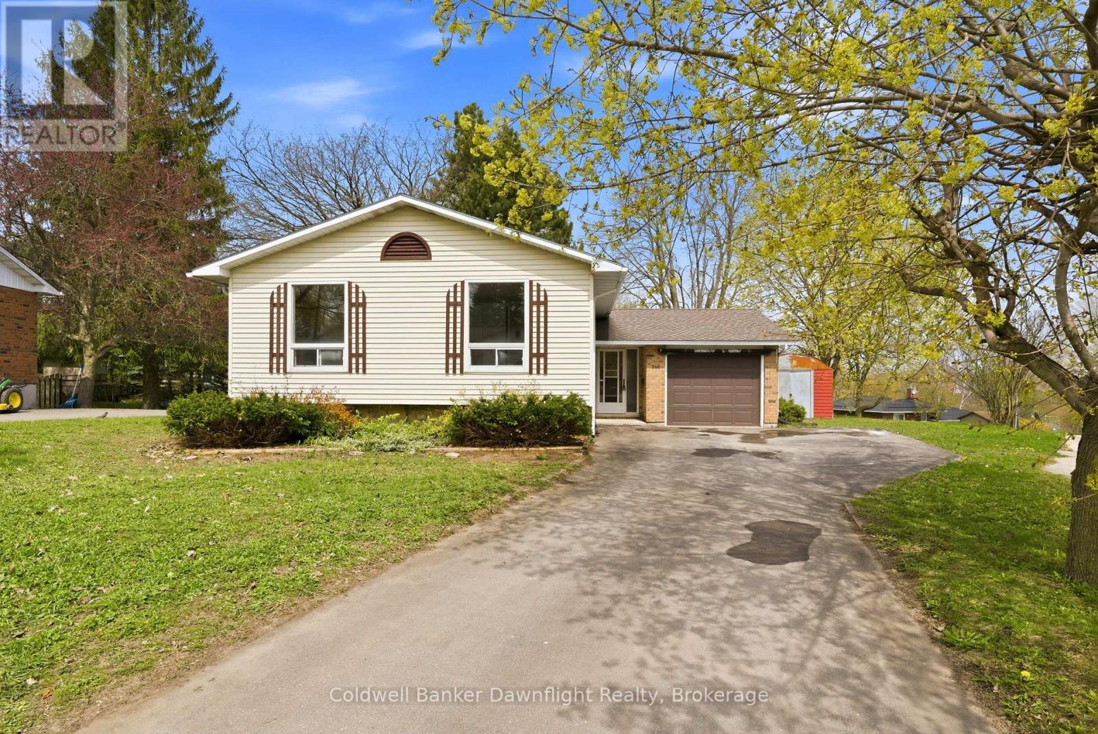 516 Maitland Court, North Huron, Ontario  N0G 2W0 - Photo 2 - X13094926