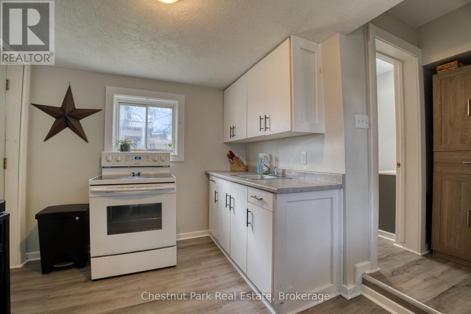 529 Claude Street, South Bruce Peninsula, Ontario  N0H 2T0 - Photo 9 - X13096338