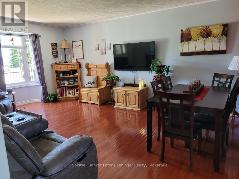 636 22nd Avenue, Hanover, Ontario  N4N 3W7 - Photo 9 - X13097006