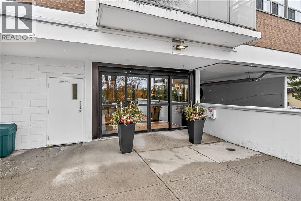 212 Kerr Street Unit# 702, Oakville, Ontario  L6K 3B1 - Photo 2 - 40828166