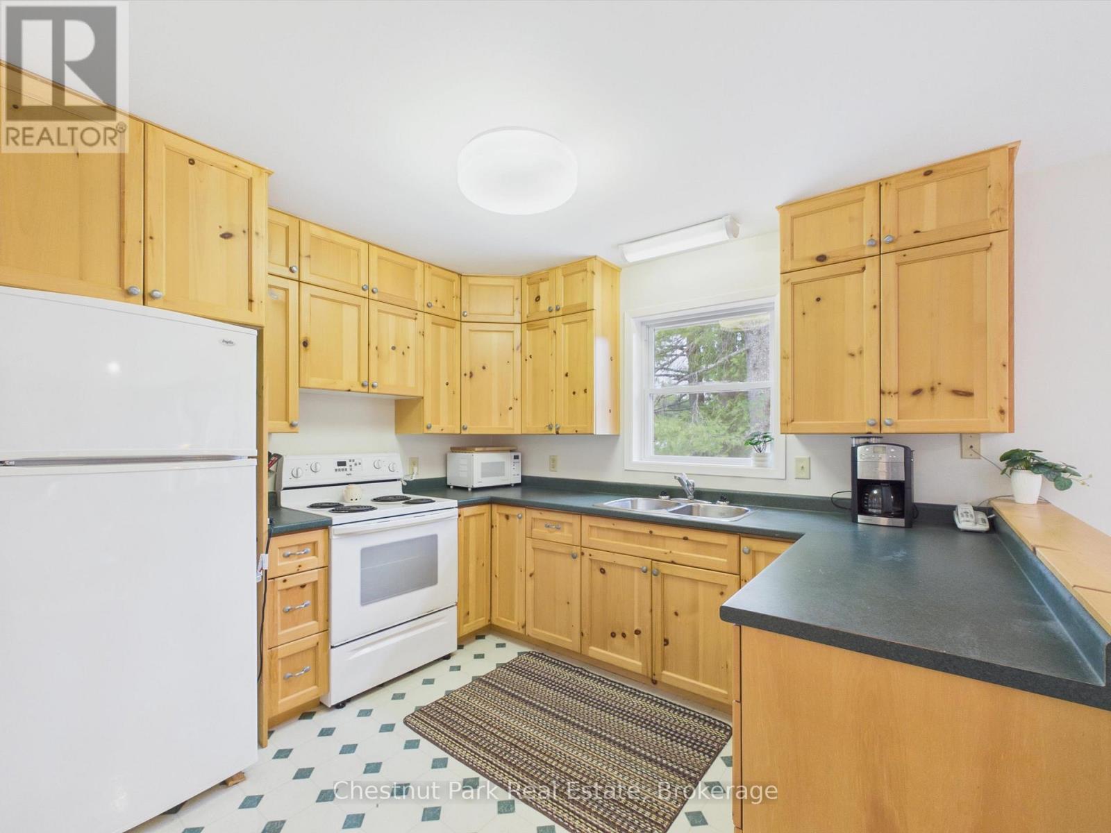1299 Dickie Lake Road, Lake Of Bays, Ontario  P0B 1A0 - Photo 12 - X13097658