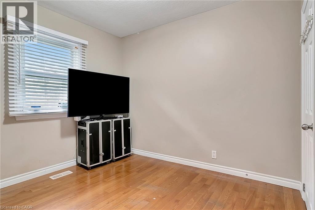 1392 Doon Village Road, Kitchener, Ontario  N2P 1A5 - Photo 13 - 40828124