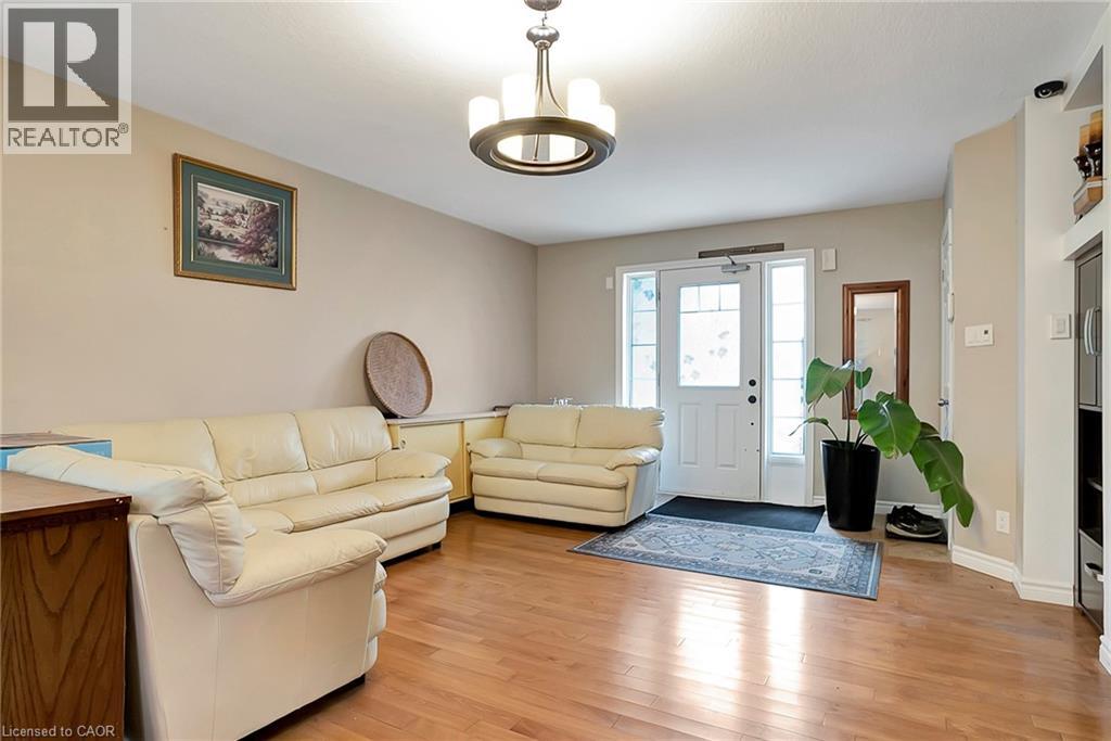 1392 Doon Village Road, Kitchener, Ontario  N2P 1A5 - Photo 3 - 40828124