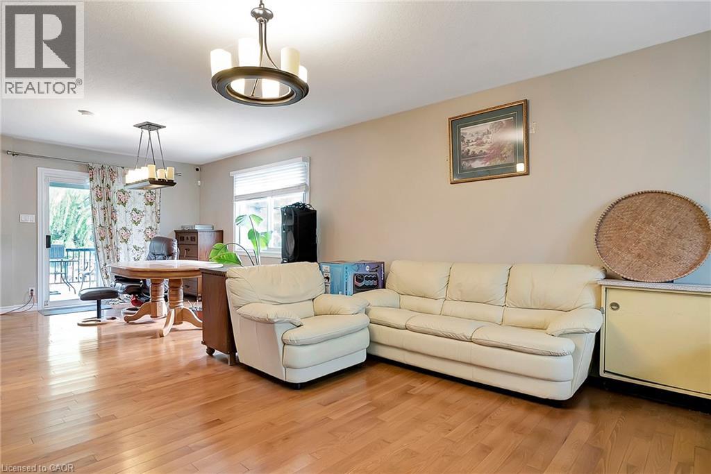 1392 Doon Village Road, Kitchener, Ontario  N2P 1A5 - Photo 4 - 40828124