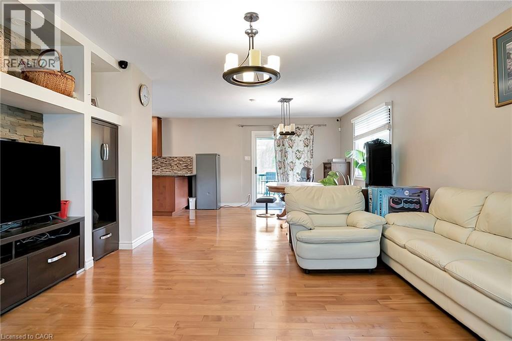 1392 Doon Village Road, Kitchener, Ontario  N2P 1A5 - Photo 5 - 40828124