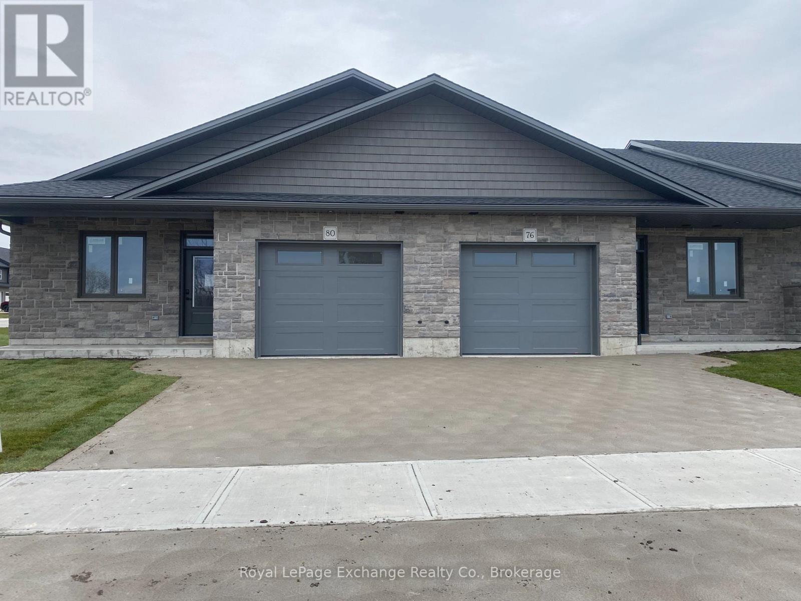 24 Mercedes Crescent N, Kincardine, Ontario  N2Z 1G8 - Photo 2 - X13098788