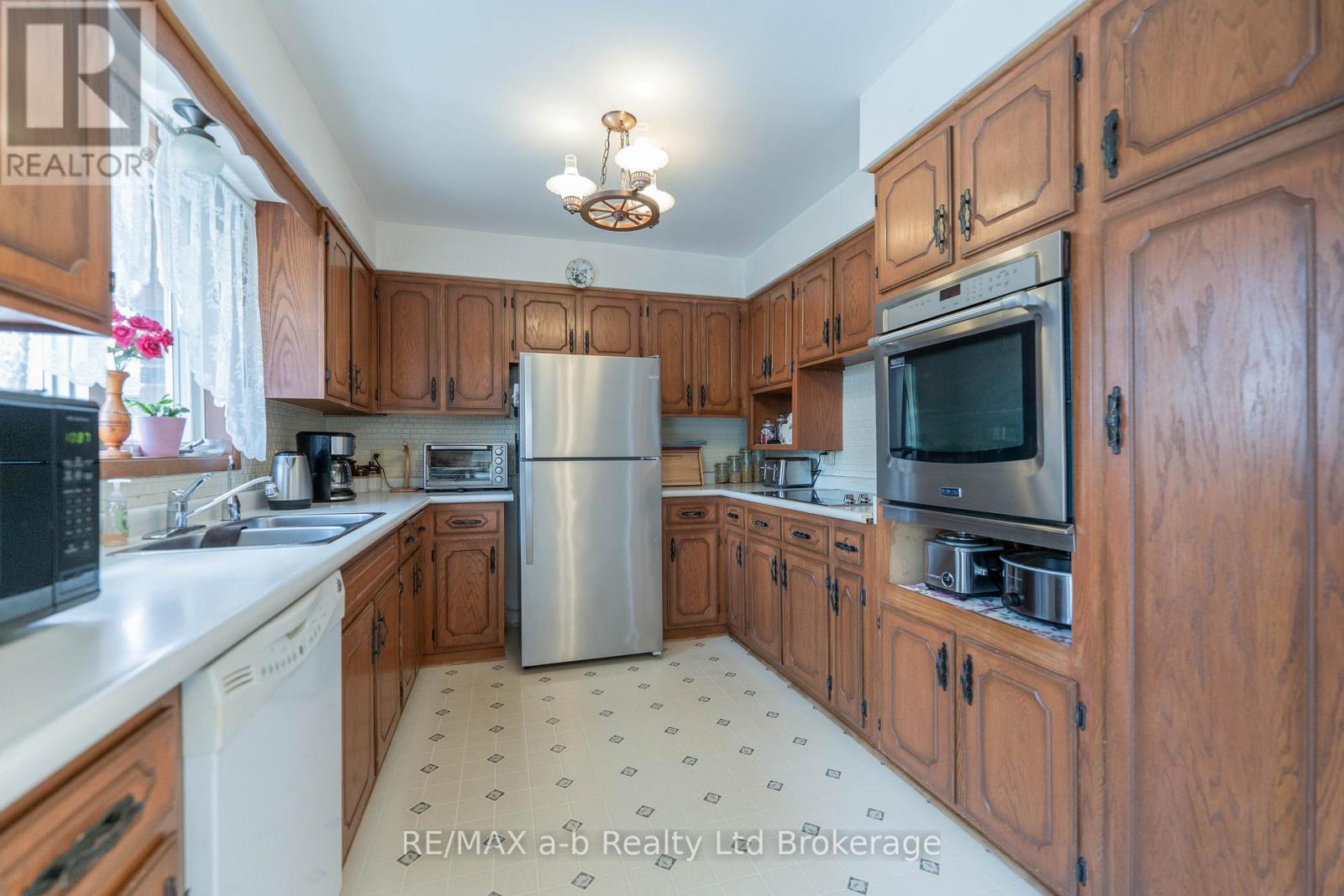 2 Cranberry Road, Tillsonburg, Ontario  N4G 4Y9 - Photo 11 - X13098918