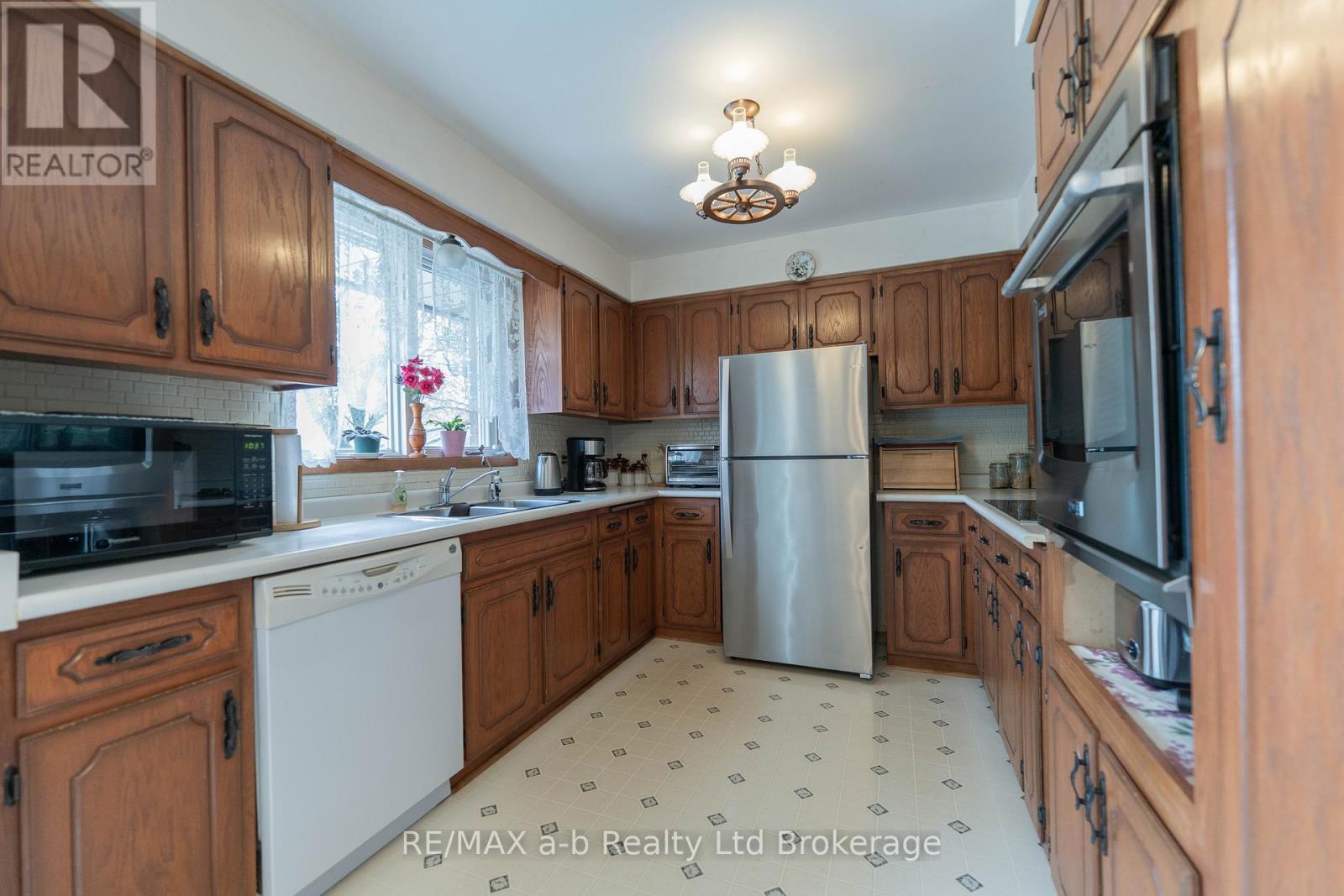 2 Cranberry Road, Tillsonburg, Ontario  N4G 4Y9 - Photo 9 - X13098918