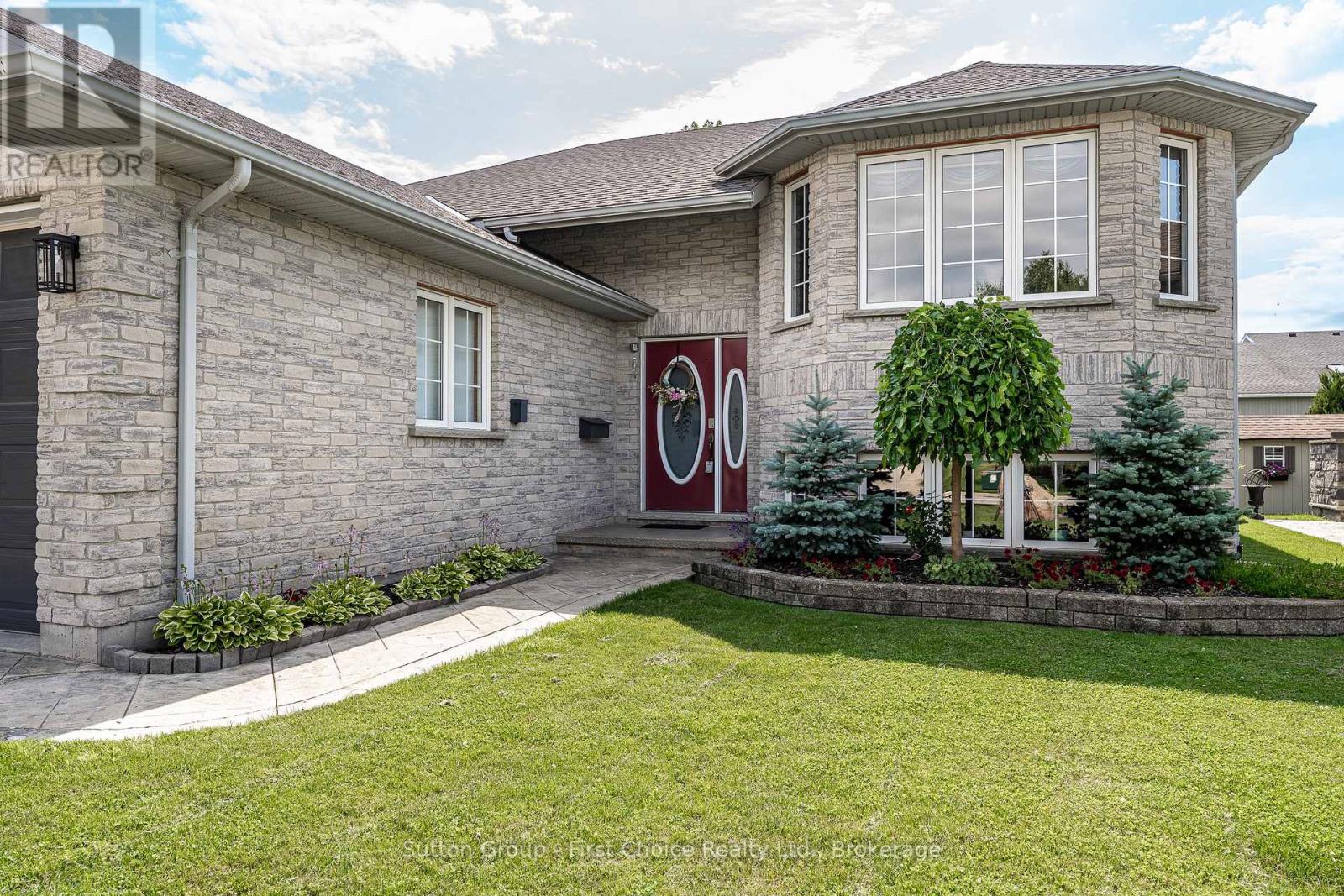 203 Wimpole Street, West Perth, Ontario  N0K 1N0 - Photo 2 - X13099068