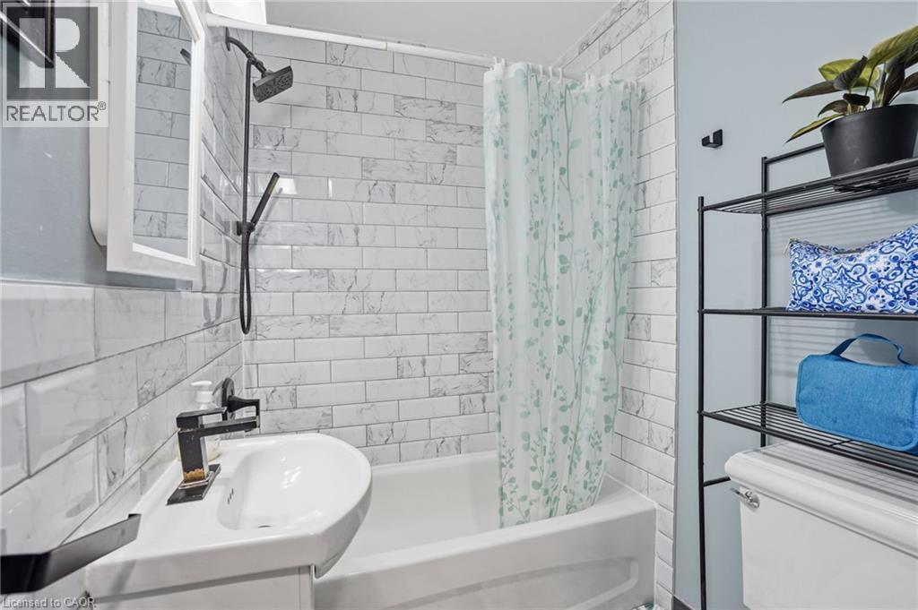4 Manning Street, St. Catharines, Ontario  L2R 1H9 - Photo 12 - 40828183
