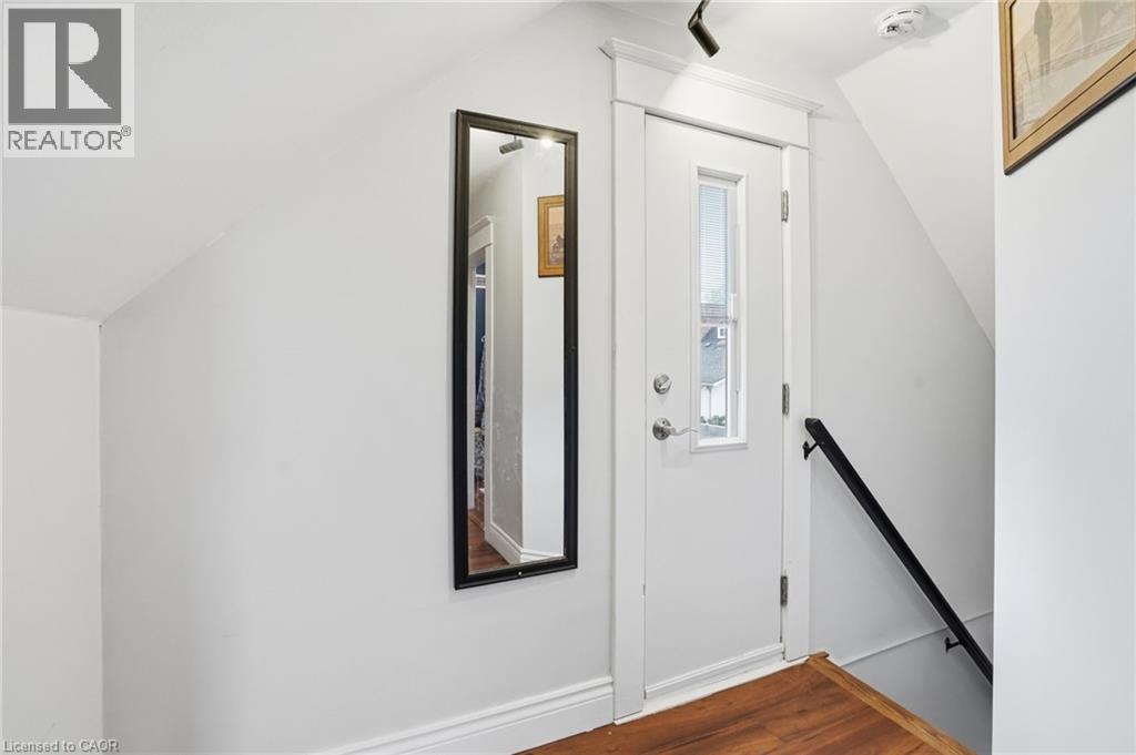 4 Manning Street, St. Catharines, Ontario  L2R 1H9 - Photo 13 - 40828183