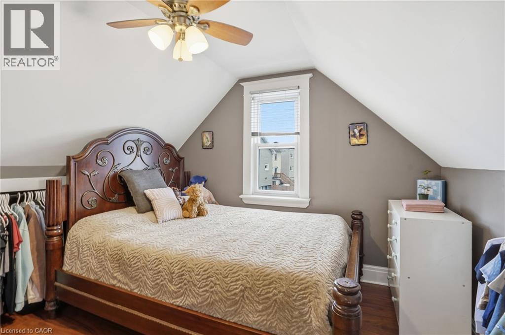 4 Manning Street, St. Catharines, Ontario  L2R 1H9 - Photo 16 - 40828183