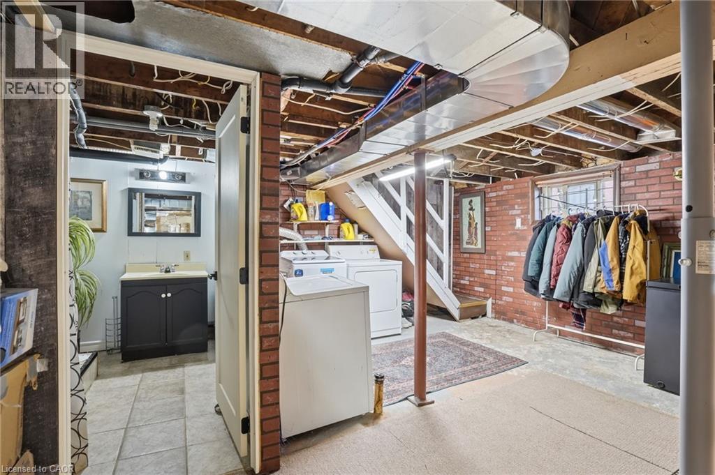 4 Manning Street, St. Catharines, Ontario  L2R 1H9 - Photo 19 - 40828183