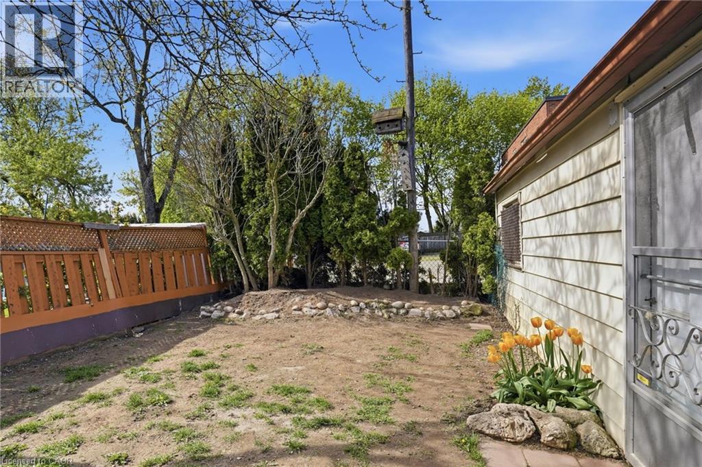 4 Manning Street, St. Catharines, Ontario  L2R 1H9 - Photo 23 - 40828183