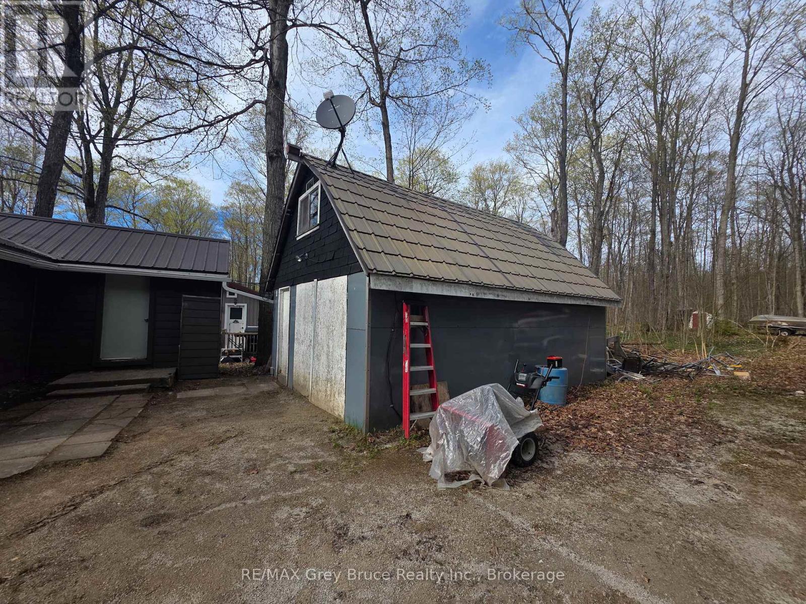 151 Francis Drive, Georgian Bluffs, Ontario  N0H 2K0 - Photo 4 - X13100680