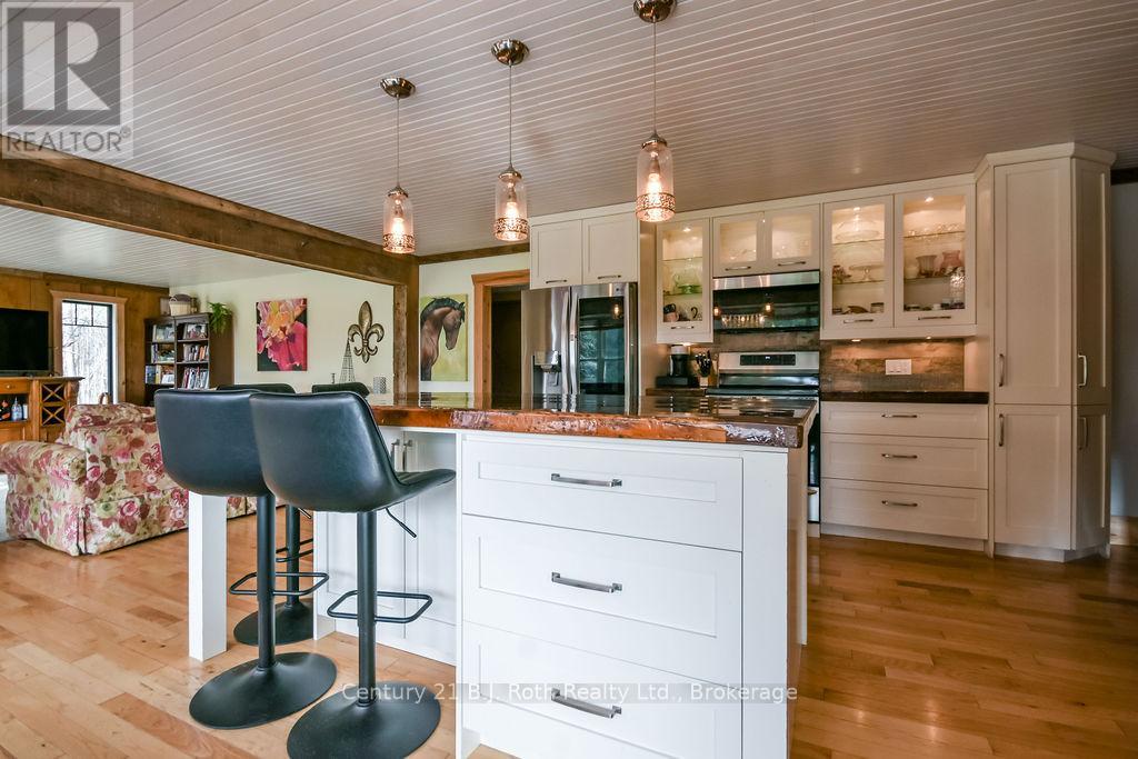 465 Ridge Road E, Oro-Medonte, Ontario  L0L 2E0 - Photo 13 - S13100756