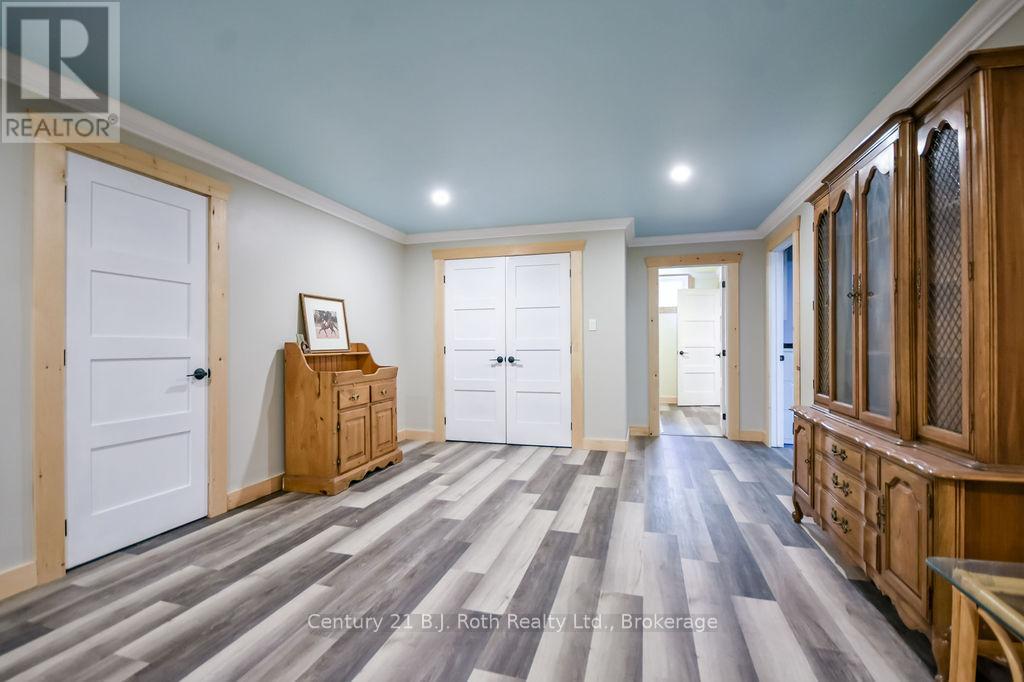 465 Ridge Road E, Oro-Medonte, Ontario  L0L 2E0 - Photo 22 - S13100756