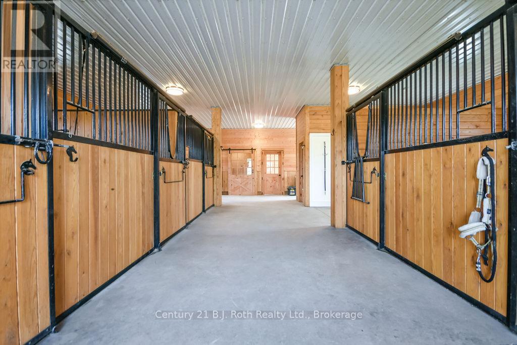 465 Ridge Road E, Oro-Medonte, Ontario  L0L 2E0 - Photo 29 - S13100756