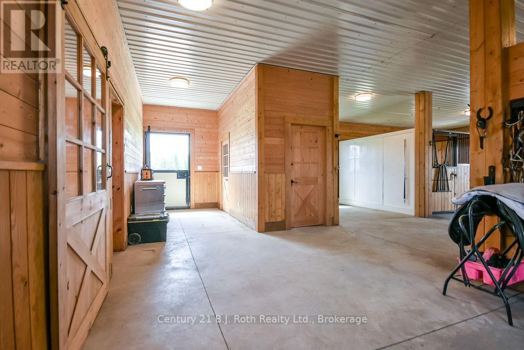465 Ridge Road E, Oro-Medonte, Ontario  L0L 2E0 - Photo 31 - S13100756