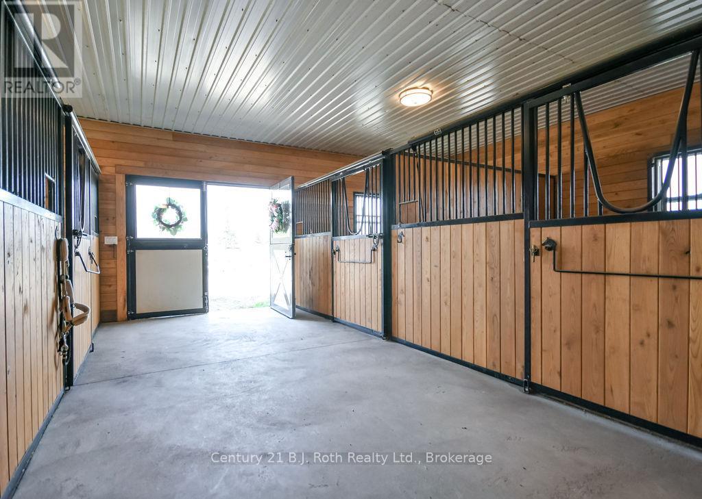 465 Ridge Road E, Oro-Medonte, Ontario  L0L 2E0 - Photo 33 - S13100756