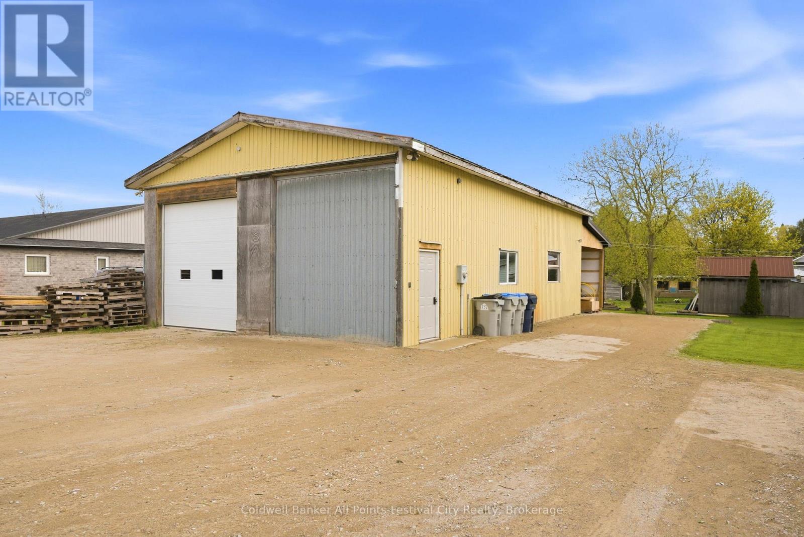 83 Jarvis Street, Huron East, Ontario  N0K 1W0 - Photo 2 - X13100890