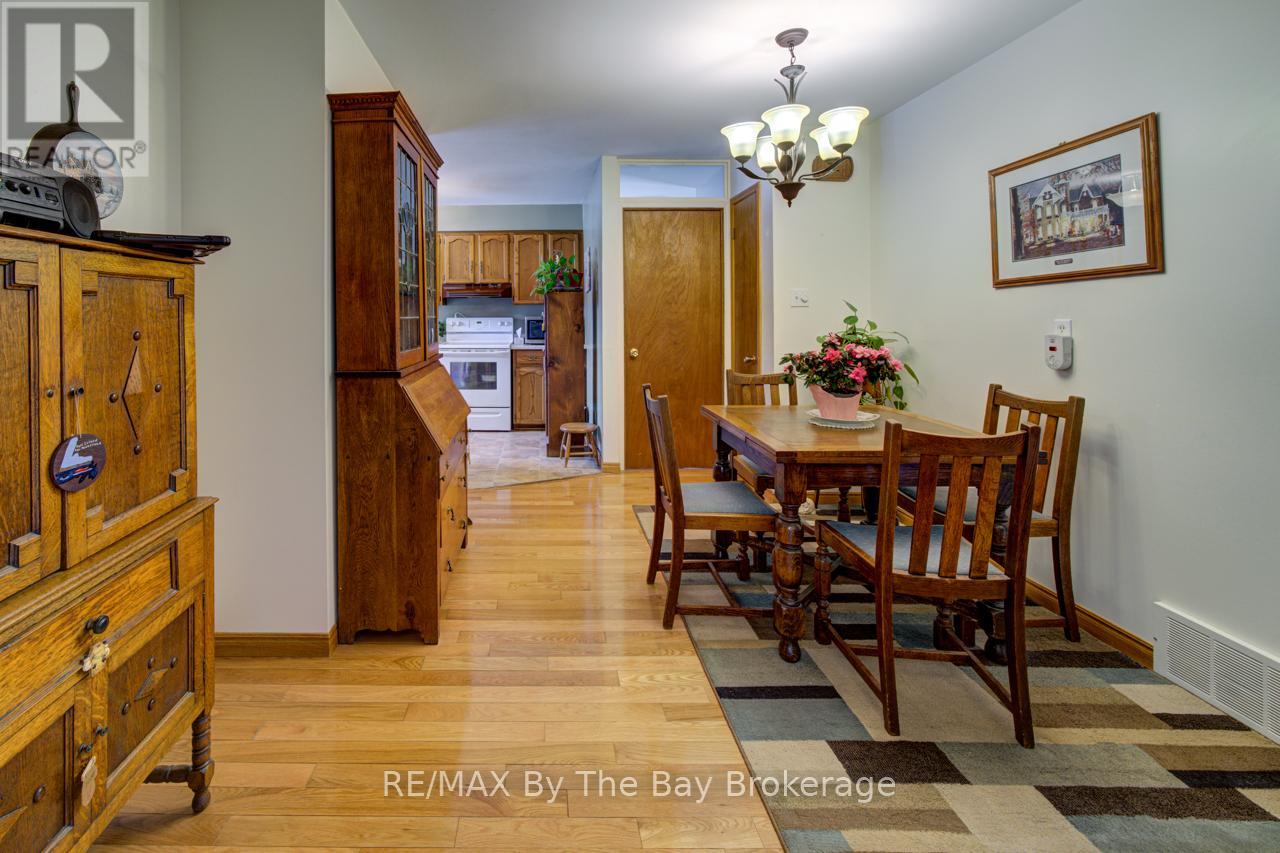 229 Datas Drive E, Clearview, Ontario  L0M 1S0 - Photo 11 - S13101416