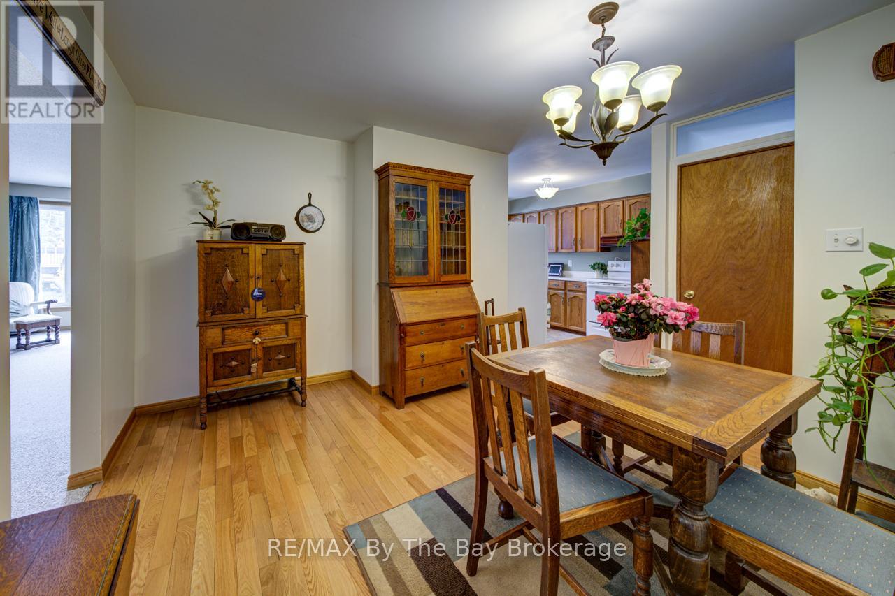 229 Datas Drive E, Clearview, Ontario  L0M 1S0 - Photo 12 - S13101416