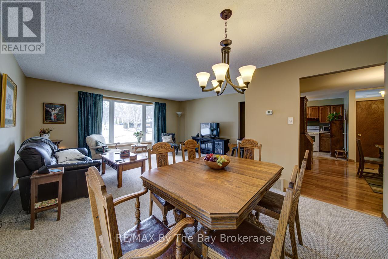 229 Datas Drive E, Clearview, Ontario  L0M 1S0 - Photo 15 - S13101416