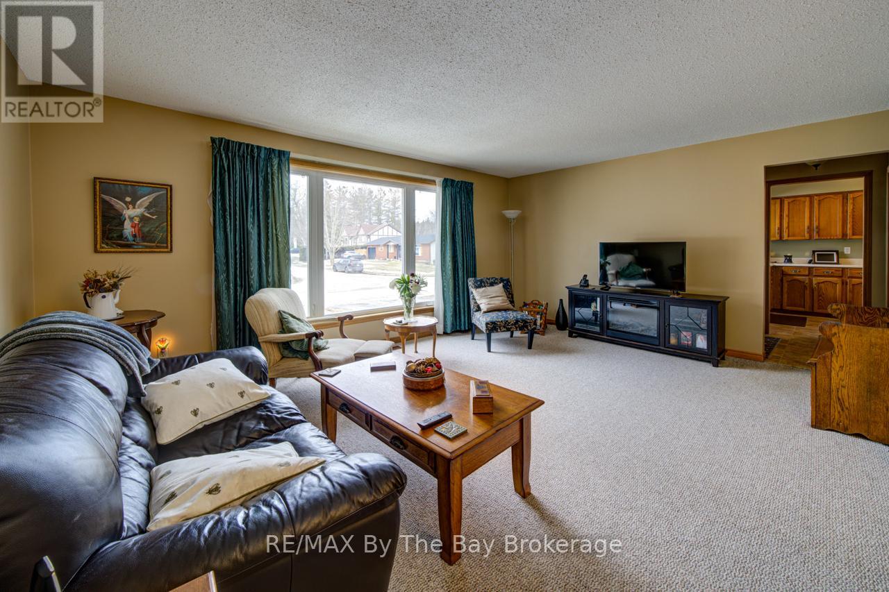 229 Datas Drive E, Clearview, Ontario  L0M 1S0 - Photo 16 - S13101416