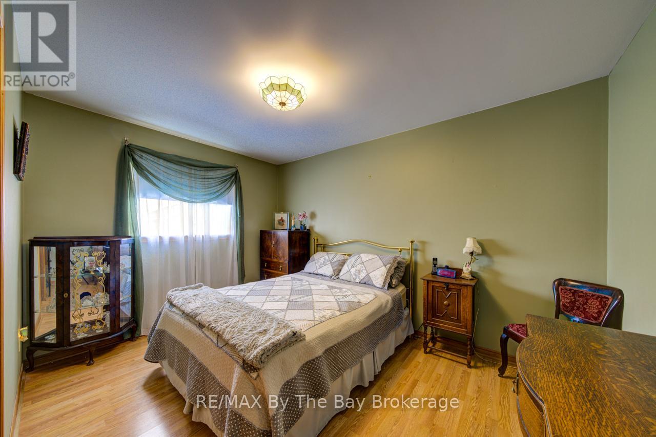 229 Datas Drive E, Clearview, Ontario  L0M 1S0 - Photo 19 - S13101416