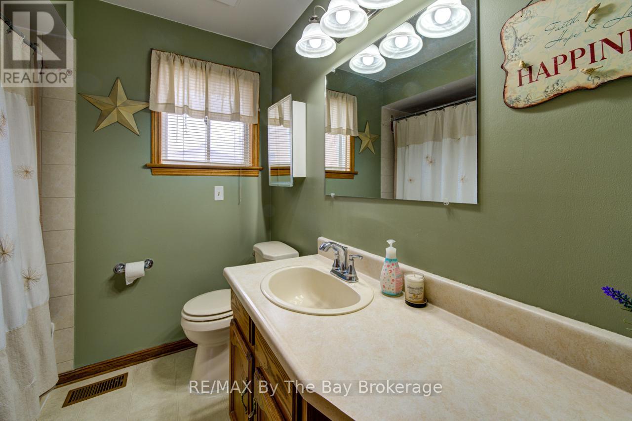 229 Datas Drive E, Clearview, Ontario  L0M 1S0 - Photo 21 - S13101416