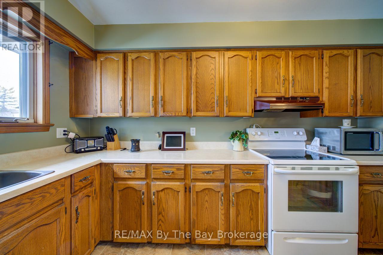 229 Datas Drive E, Clearview, Ontario  L0M 1S0 - Photo 7 - S13101416