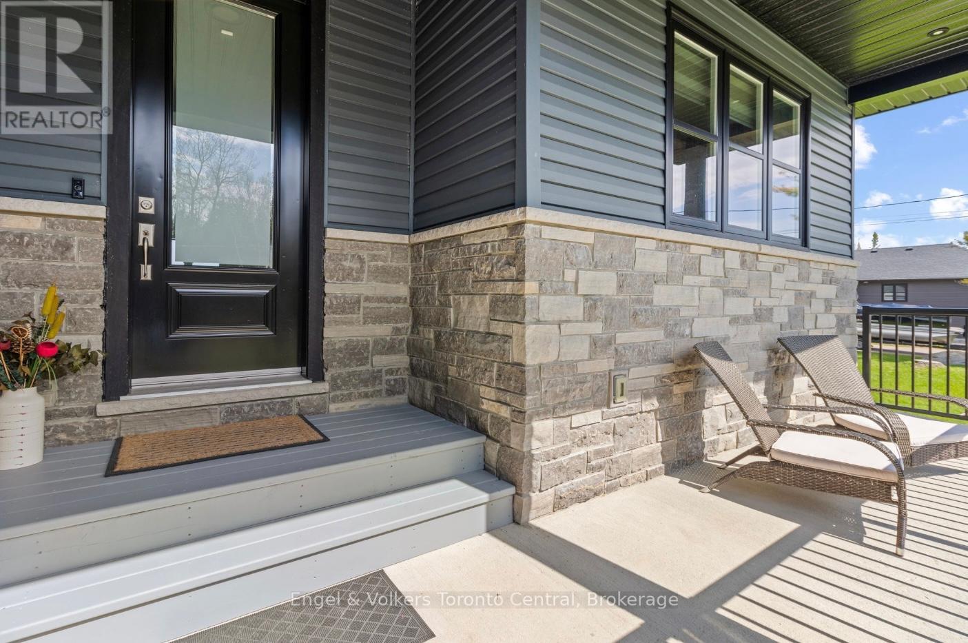 14 Thomas Street, Wasaga Beach, Ontario  L9Z 2Y9 - Photo 4 - S13101570