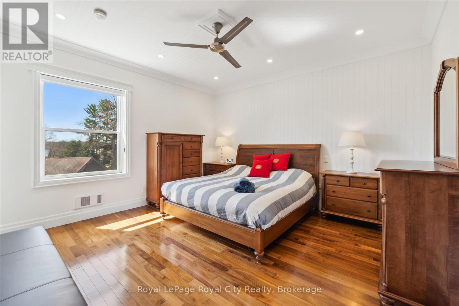 202 & 206 - 12 Bigwin Island, Lake Of Bays, Ontario  P0B 1A0 - Photo 19 - X13101584