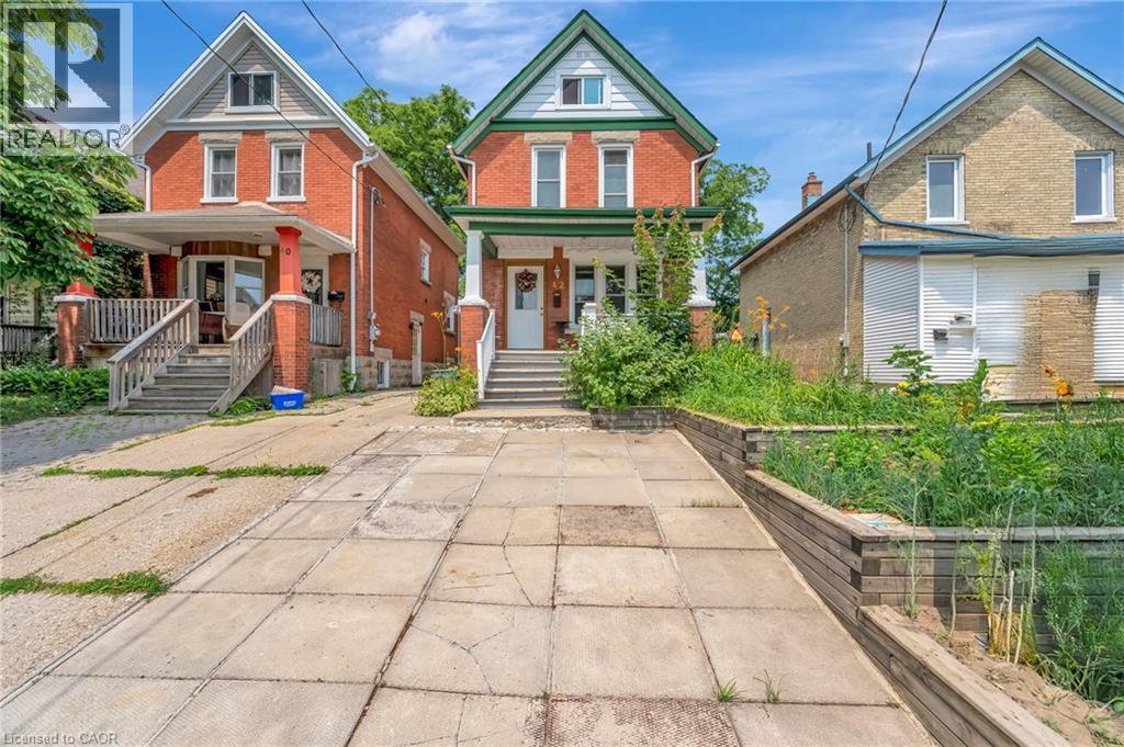 42 Shanley Street, Kitchener, Ontario  N2H 5N0 - Photo 2 - 40828469