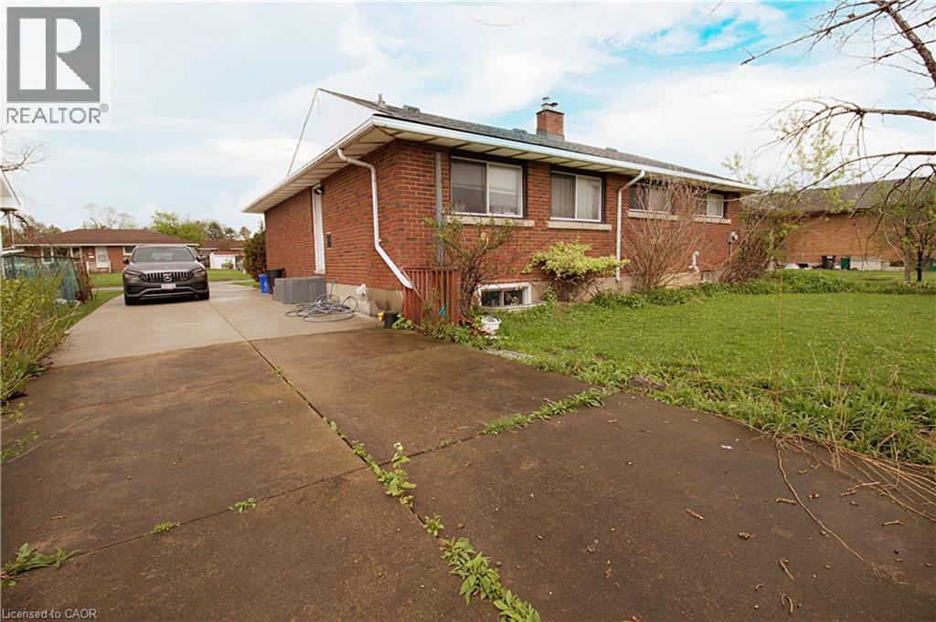 51 Glengarry Road, St. Catharines, Ontario  L2T 2V4 - Photo 4 - 40828497