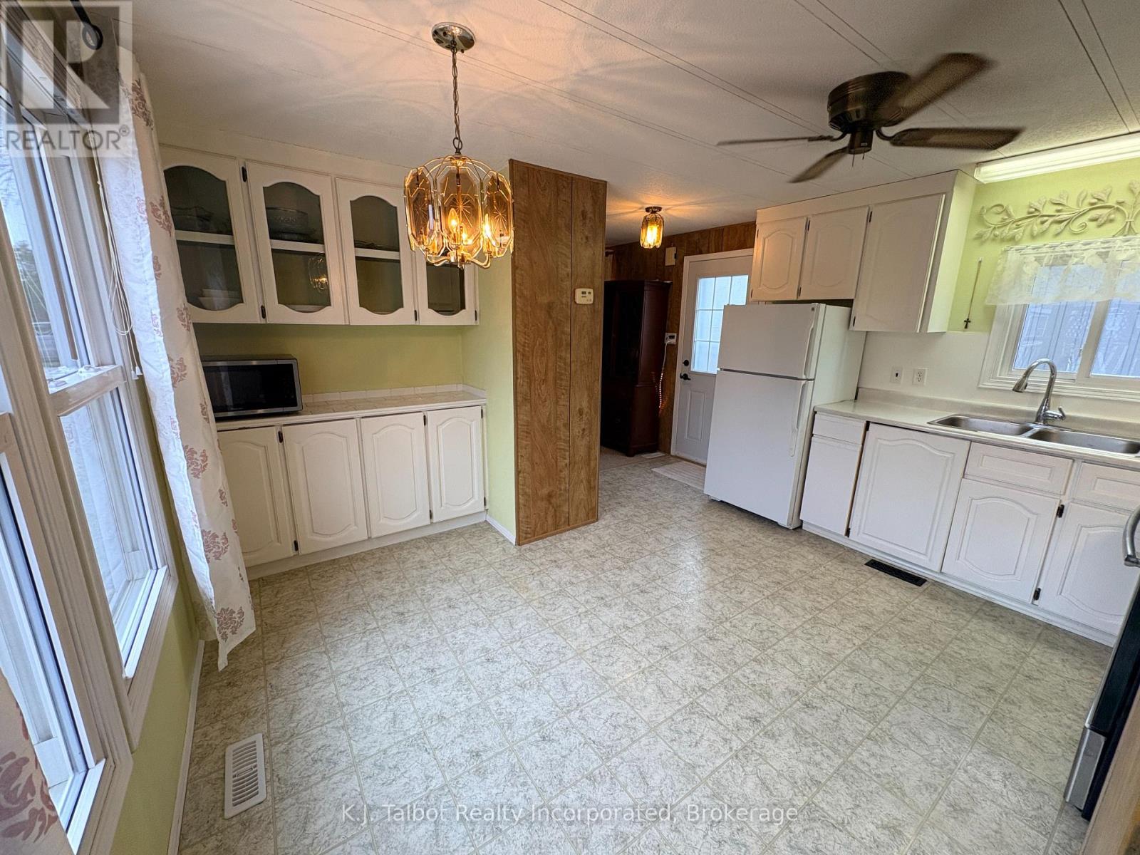 4 Poplar Lane, Ashfield-Colborne-Wawanosh, Ontario  N7A 3Y3 - Photo 10 - X13102646