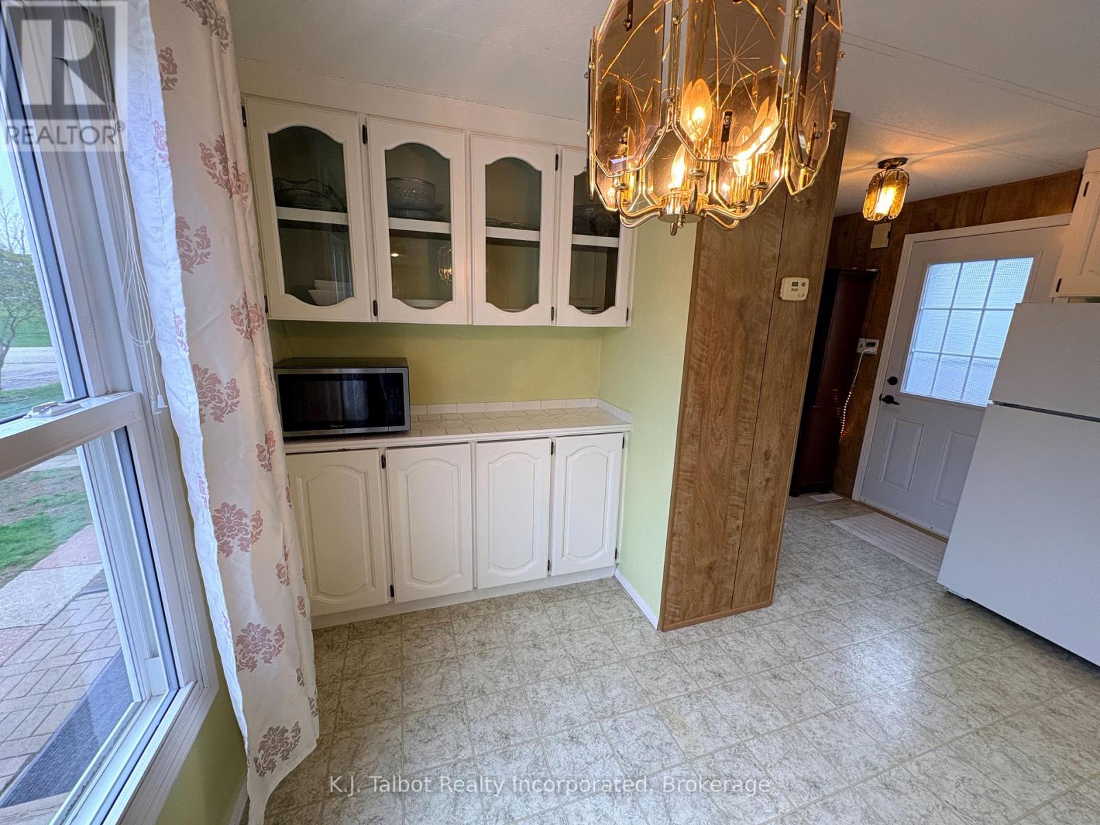 4 Poplar Lane, Ashfield-Colborne-Wawanosh, Ontario  N7A 3Y3 - Photo 11 - X13102646