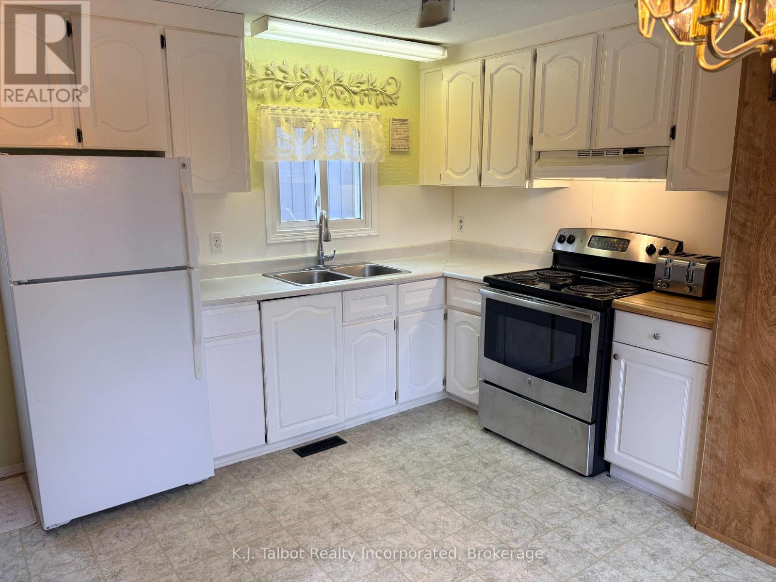 4 Poplar Lane, Ashfield-Colborne-Wawanosh, Ontario  N7A 3Y3 - Photo 12 - X13102646