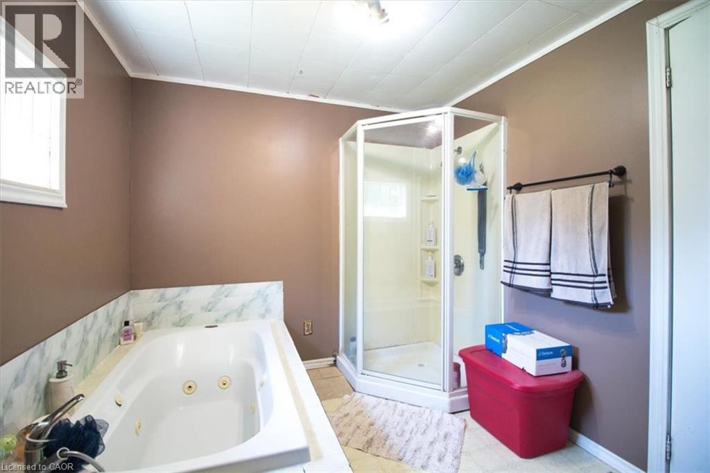 252 Queen Street, Highgate, Ontario  N0P 1T0 - Photo 23 - 40825902