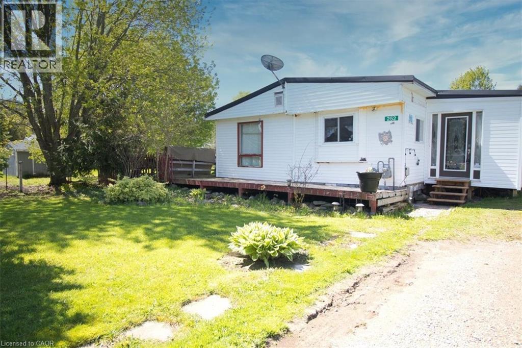 252 Queen Street, Highgate, Ontario  N0P 1T0 - Photo 3 - 40825902