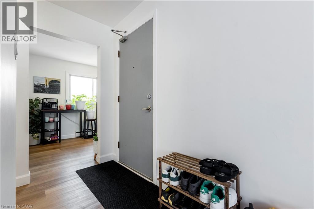 43 Sixth Avenue, Kitchener, Ontario  N2C 1P9 - Photo 7 - 40827845