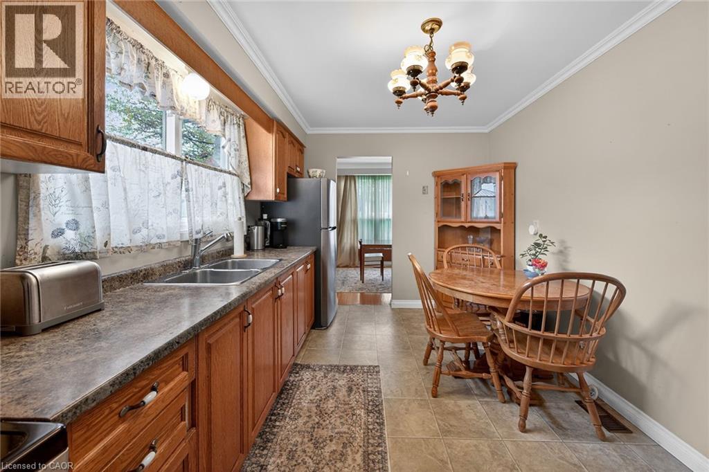 582 Woodview Road, Burlington, Ontario  L7N 3A1 - Photo 19 - 40828529