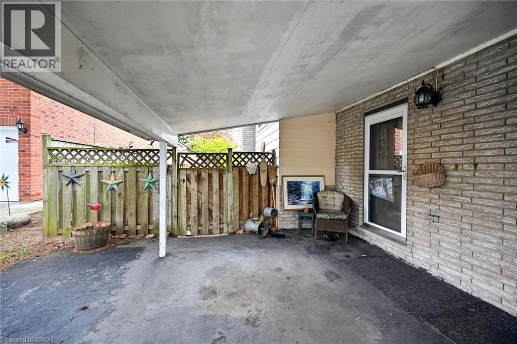 582 Woodview Road, Burlington, Ontario  L7N 3A1 - Photo 5 - 40828529