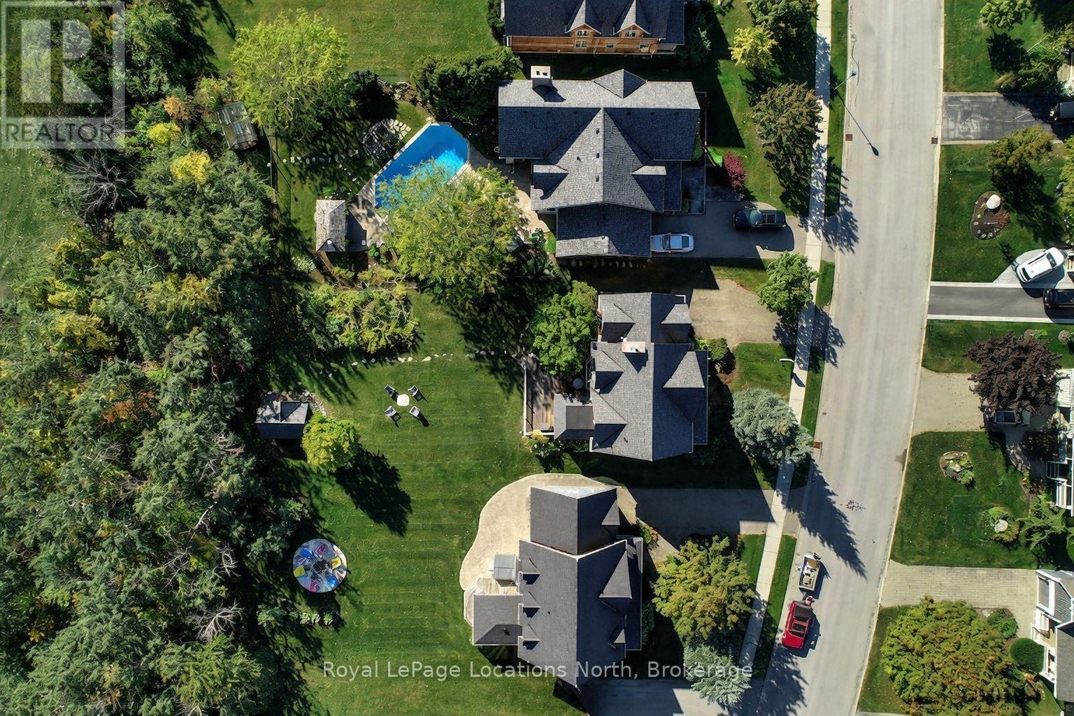 202 Snowbridge Way, Blue Mountains, Ontario  L9Y 0V1 - Photo 3 - X13105290