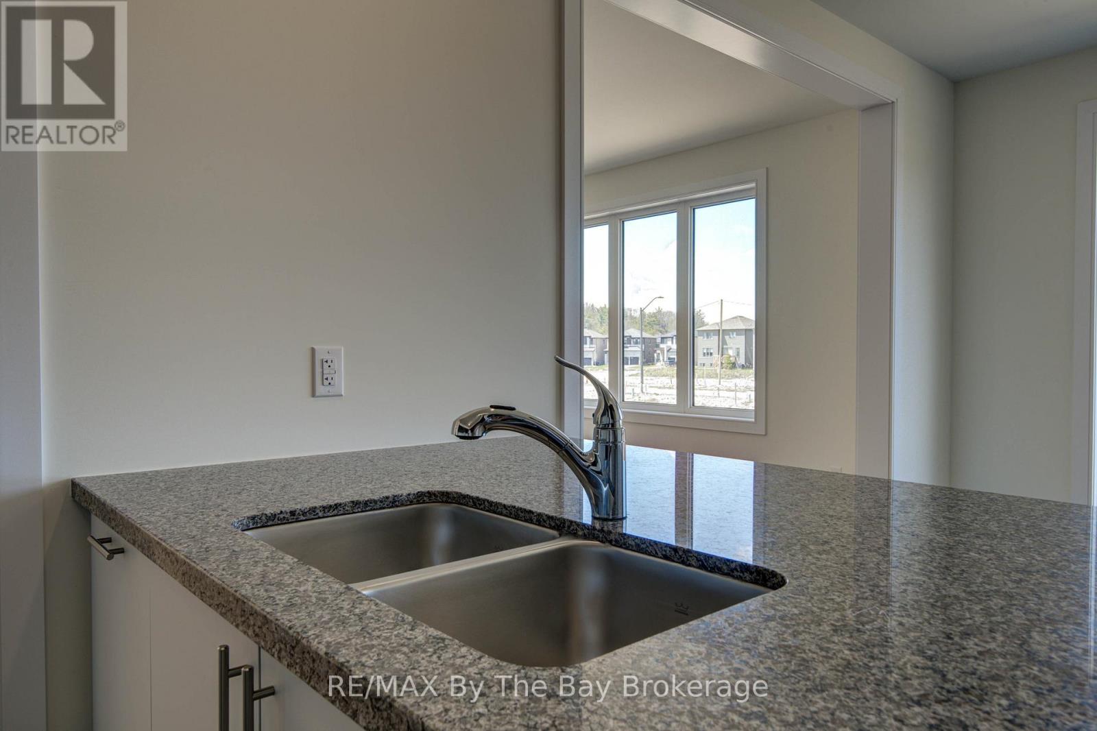 63 Rosanne Circle, Wasaga Beach, Ontario  L9Z 0M8 - Photo 13 - S13106276