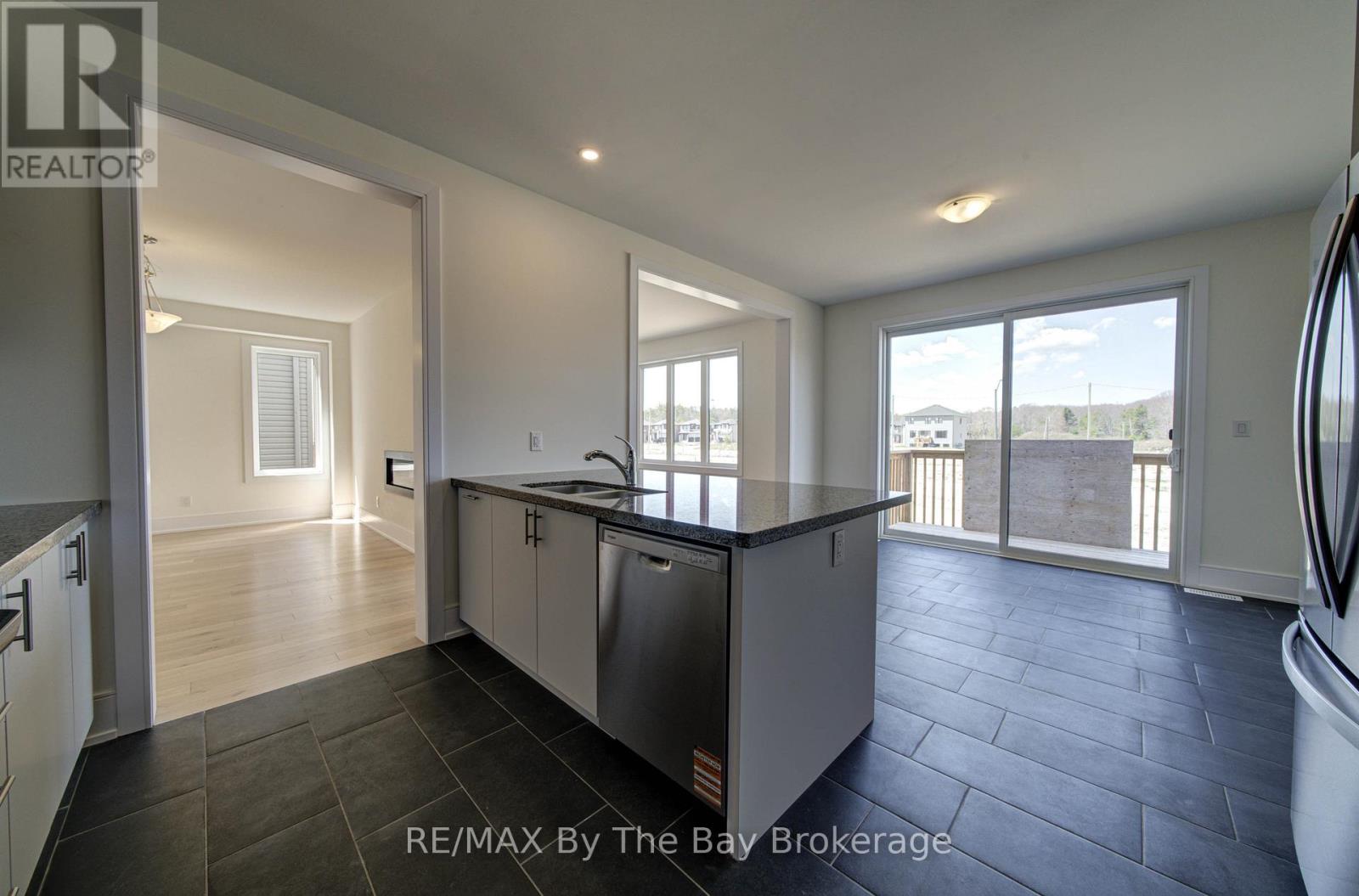 63 Rosanne Circle, Wasaga Beach, Ontario  L9Z 0M8 - Photo 14 - S13106276