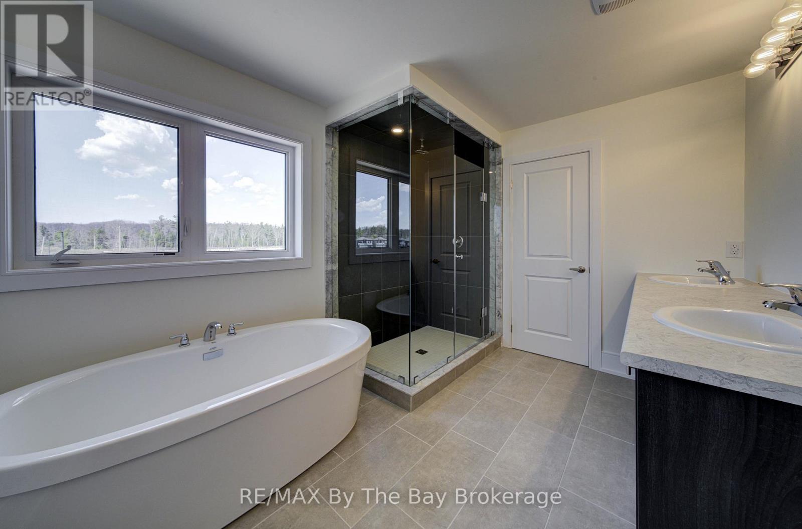 63 Rosanne Circle, Wasaga Beach, Ontario  L9Z 0M8 - Photo 20 - S13106276