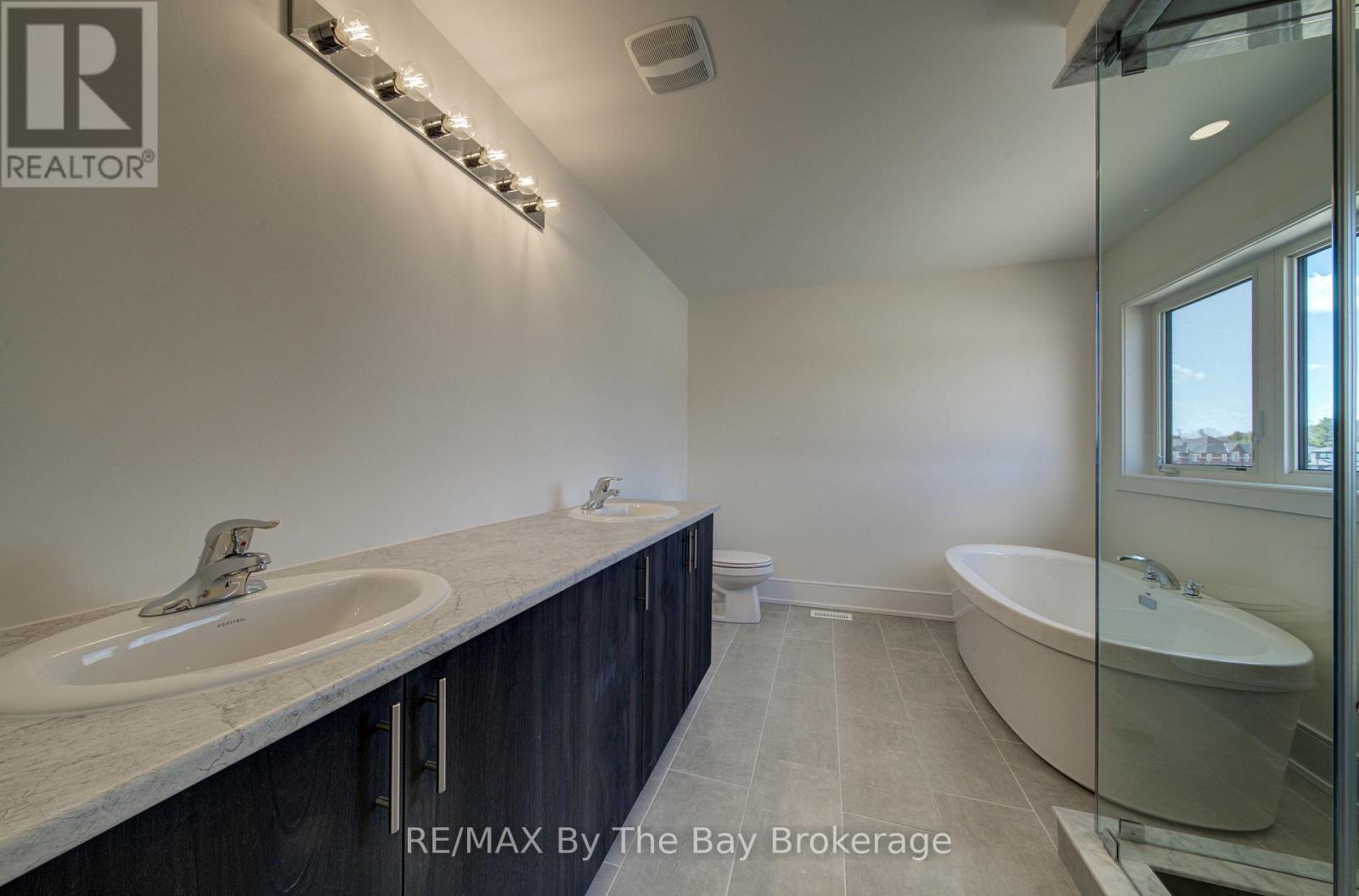 63 Rosanne Circle, Wasaga Beach, Ontario  L9Z 0M8 - Photo 21 - S13106276