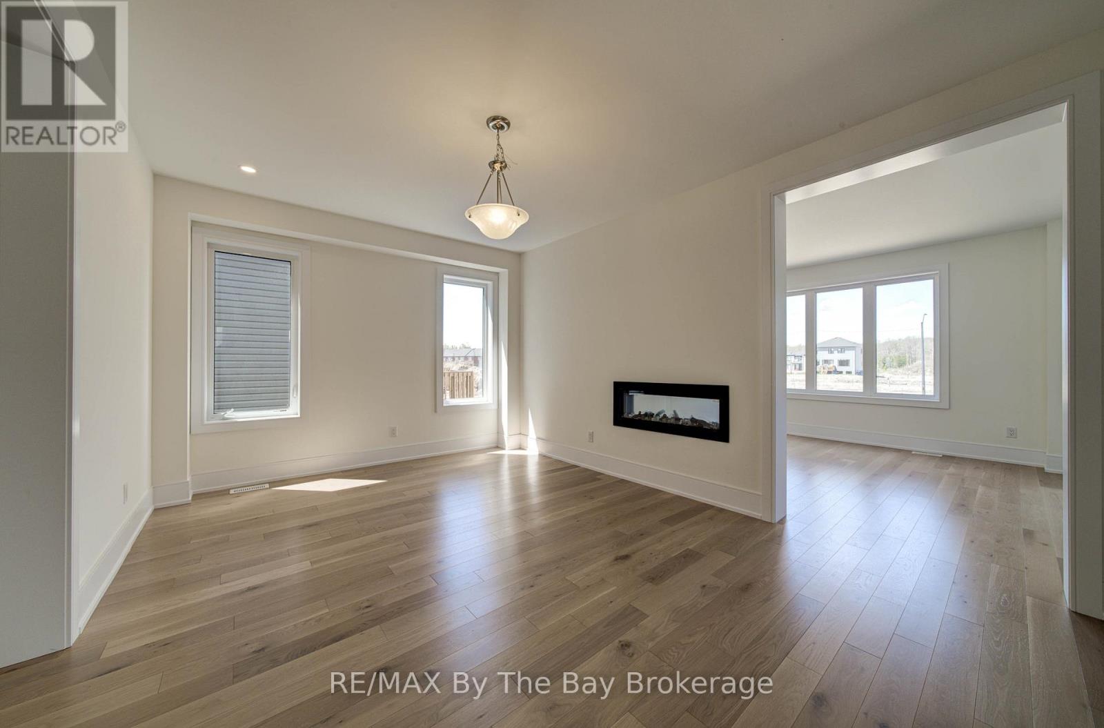 63 Rosanne Circle, Wasaga Beach, Ontario  L9Z 0M8 - Photo 5 - S13106276